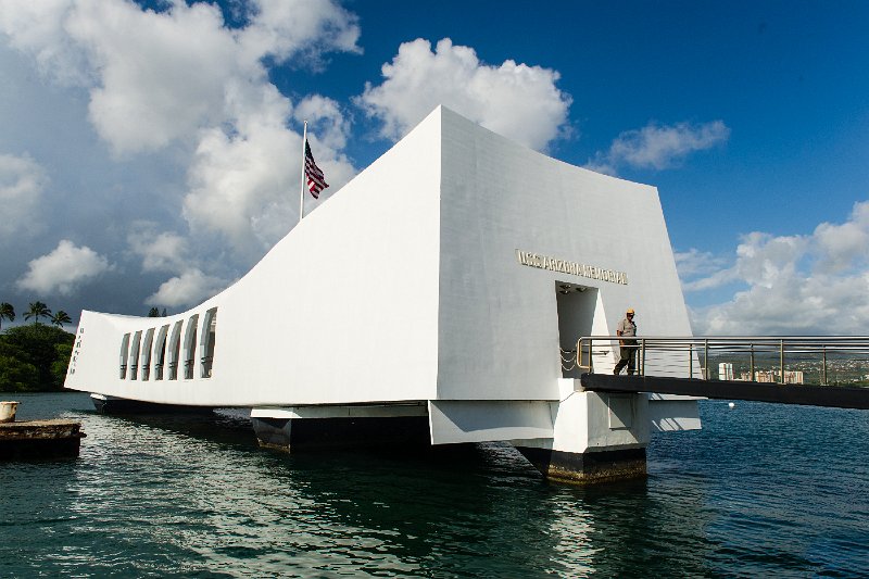 20140113_150127 D3.jpg - Pearl Harbor, Honolulu.  Now commercialized.  It has lost some of its charm/meaning becuase it has become so big and so crowded.  Its explanation of the attack is improved and excellent.   Arizona Memorial